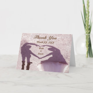 Carte De Remerciements Silhouette de couple de mariés cœur dans le sable