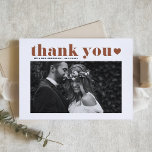 Carte De Remerciements Terracotta Retro Bold Typographie Mariage photo<br><div class="desc">Express votre gratitude dans le style avec notre carte de remerciements de mariage photo personnalisable, avec typographie rétro en terre cuite. Ce design boho allie nostalgie et modernité, ce qui en fait la meilleure façon de remercier vos invités pour le partage de votre journée spéciale. Personnalisez en ajoutant vos détails....</div>