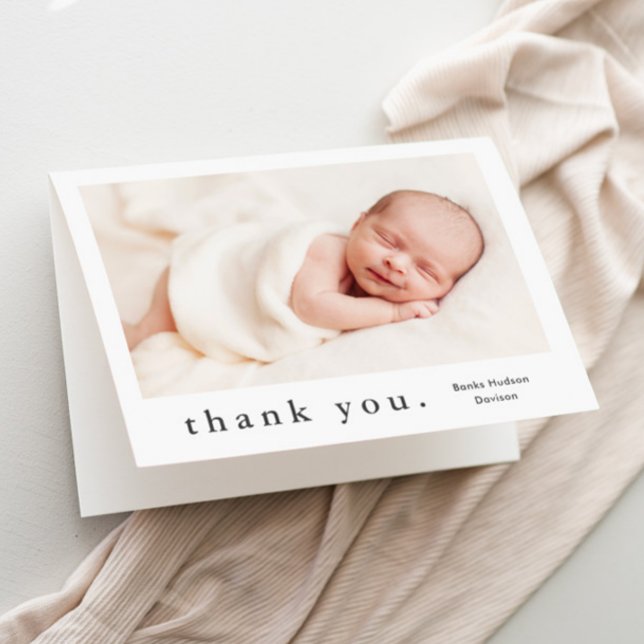 Carte De Remerciements Type Photo Simple Bébé (Simple typography black and white baby photo thank you card.)
