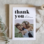 Carte De Remerciements Typographie noir Retro Mariage photo moderne<br><div class="desc">Envoyez une appréciation sincère avec notre carte de remerciements de mariage photo personnalisable, conçu pour associer magnifiquement la typographie rétro et audacieuse à un élégant script manuscrit. Cette carte offre une façon unique et élégante d'express votre gratitude aux invités qui ont célébré votre journée spéciale. Personnalisez sans effort la carte...</div>