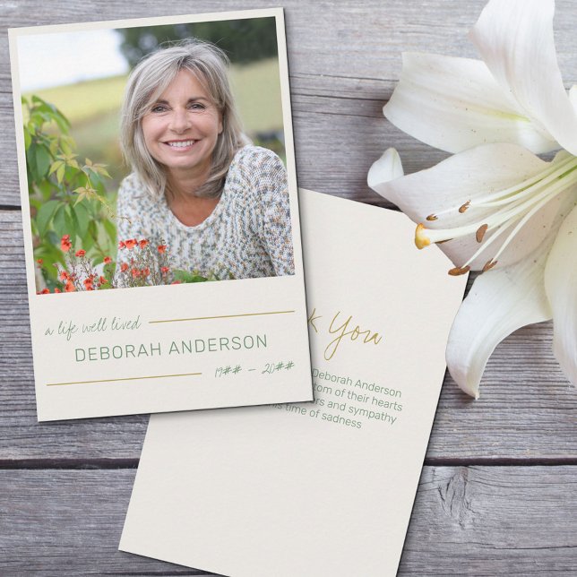 Carte De Remerciements Une vie bien vécue Carré photo funérailles neutres (Créateur téléchargé)