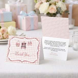 Carte De Remerciements Vêtements bébé rose à carreaux Q corde à linge Gri