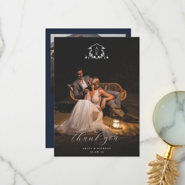 Carte De Remerciements Vins intemporels Monogram Crest Photo Mariage (Devant/Arrière en situation)