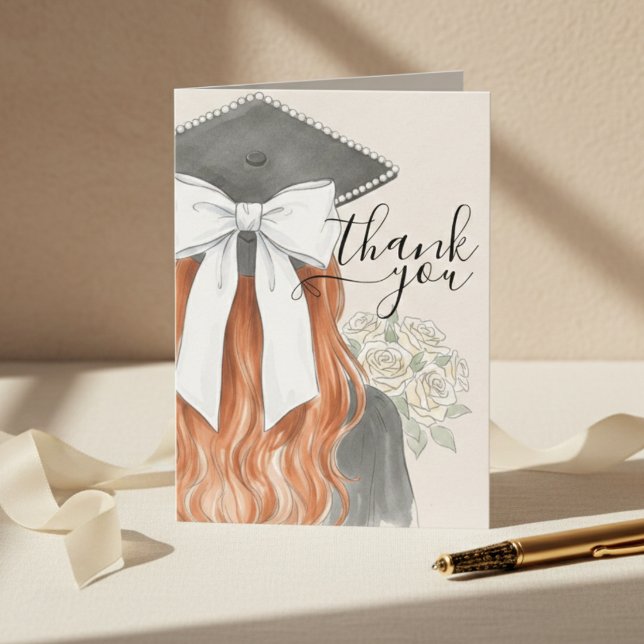 Carte De Remerciements Whimsical Graduation Cap with Bow & Pearls Script (Whimsical Graduation Cap with Bow & Pearls Script Thank You Card)