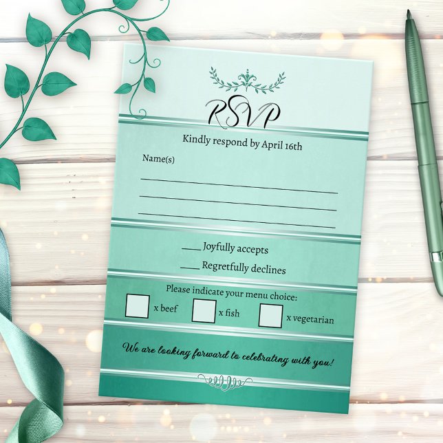 Carte de réponse de mariage à rayures vertes ton s (RSVP card featuring a painted green striped ton sur ton design with a silver lining)