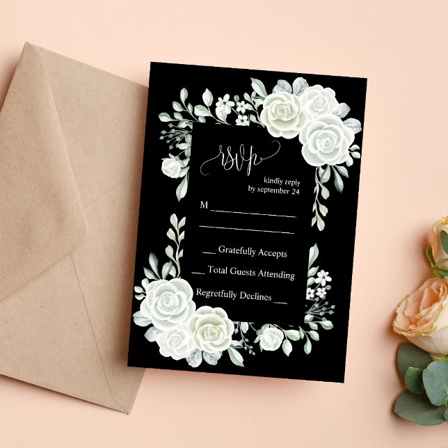 Carte de réponse de mariage Roses noires et blanch (Gothic black and white roses RSVP card adds dramatic elegance while guiding responses.)