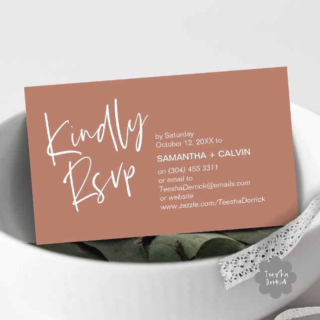Carte de réponse pour une invitation de mariage mi (Kindly RSVP Modern Minimalist Wedding Dinner Invites Reminder Enclosed Card Phone Email Earthy Brown)