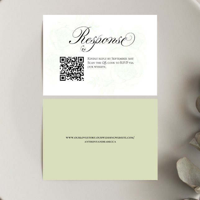 Carte de réponse QR Code de mariage floral vert sa (Elegant sage green floral QR code RSVP card with modern script and easy scan response)