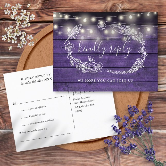 Carte de réponse RSVP Rustique en Bois Violet avec (Rustic Purple Wood Floral Song Request RSVP Card)