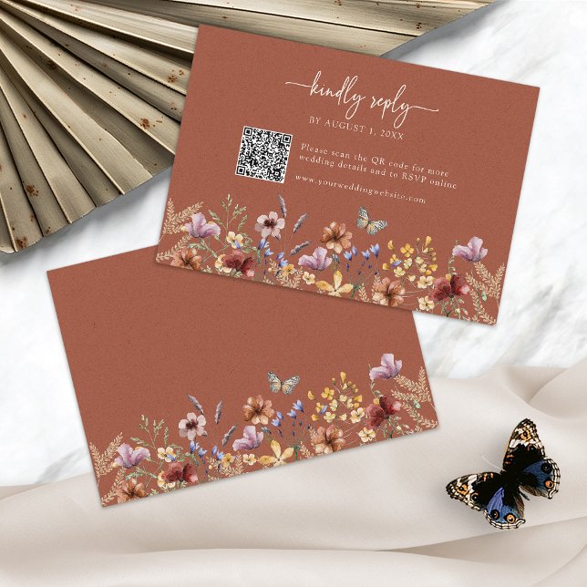 Carte de réponse Terracotta Boho Wildflower (Terracotta Boho Wildflower RSVP Card QR Code with Butterfly by Painted Paperie
)