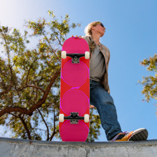 Carte de skateboard de conception circulaire rose