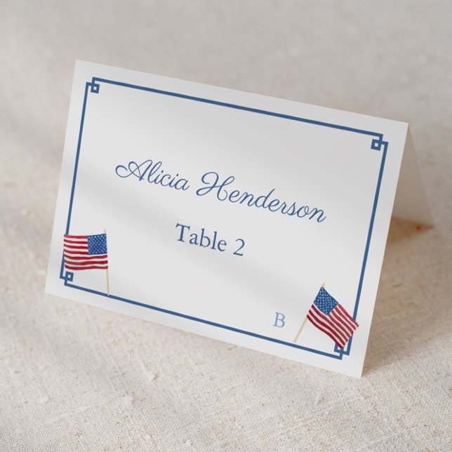Carte de table de mariage avec drapeau américain R (Patriotic individual place cards, buffet cards or food tents with navy blue greek key and usa flags)