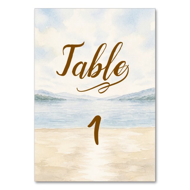 Carte de table de mariage élégante au bord d'un la (Par défaut)