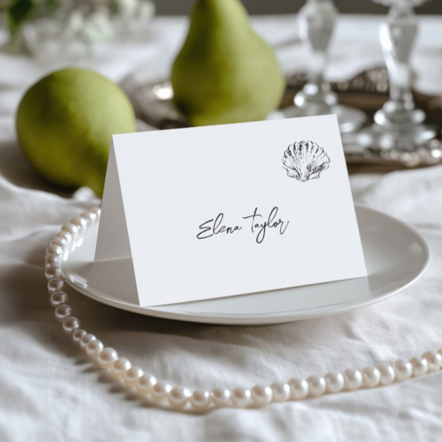 Carte de table de mariage noir et blanc dessinée à (Hand Drawn Black & White Wedding Place Card)