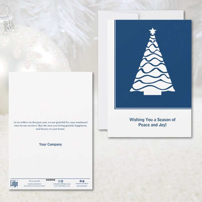 Carte de vacances d'affaires Blue & White Christma (Blue & White Christmas Tree Business Holiday Card)