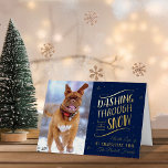 Carte De Vacances En Aluminium Dashing Through the Snow | Photo de Noël Real<br><div class="desc">Envoyez les salutations de vacances de cette année dans le style avec ces cartes de fin de année uniques et modernes en papier à papier. Ajoutez facilement votre propre photo et votre propre libellé personnalisé à ces cartes de fin de année en utilisant la section "Modifier ce modèle de conception",...</div>