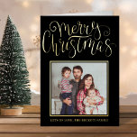 Carte De Vacances En Aluminium Typographie tendance "Joyeux Noël" Photo Real<br><div class="desc">Envoyez les salutations de vacances de cette année dans le style avec ces cartes de fin de année uniques et modernes en papier à papier. Ajoutez facilement votre propre photo et votre propre libellé personnalisé à ces cartes de fin de année en utilisant la section "Modifier ce modèle de conception",...</div>