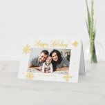 Carte De Vacances En Aluminium Whimsical Snowflakes Happy Holidays Photo<br><div class="desc">Joyeuses fêtes ! Envoyez des voeux chaleureux à votre famille et à vos amis avec cette carte de vacances en feuille d'or. Il comprend des flocons de neige fantaisistes et de la calligraphie moderne. Personnalisez cette carte de vacances photo en ajoutant vos propres détails. Ce carte photo de vacances aux...</div>