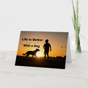 Carte De Vacances Métallisée La vie est meilleure avec un chien, jeune garçon, 