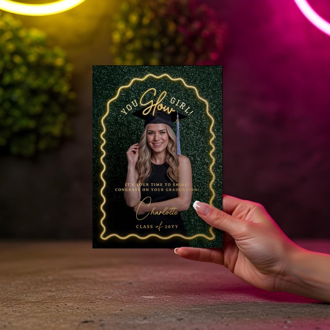 Carte De Vacances Métallisée Petite fille lombeuse Wavy Yellow Neon Graduation  (You Glow Girl Wavy Yellow Neon Graduation Photo Foil Greeting Card)