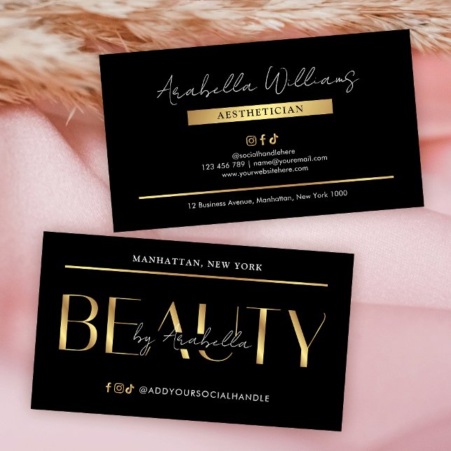 Carte De Visite Aesthéticienne de salon de beauté Modern Black & G (Black and gold modern beauty salon business cards with faux gold foil effects and modern layout)