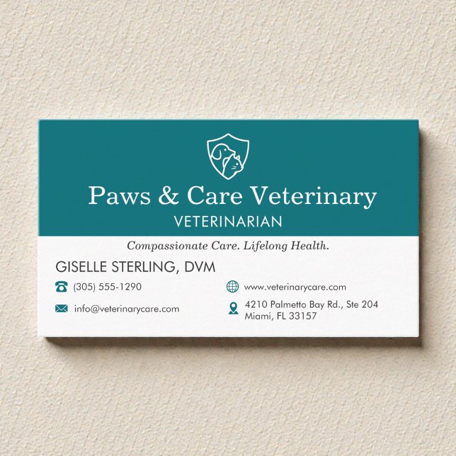 Carte De Visite Animal Care Vet Clinic Professional (Créateur téléchargé)
