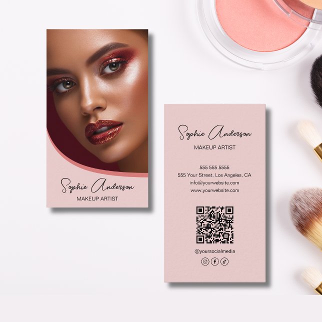 Carte De Visite Artiste de maquillage moderne Photo QR rose (Modern Makeup Artist Photo QR Pink Business Card)