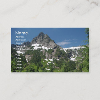 Carte de visite avec l'arrière - plan de montagne