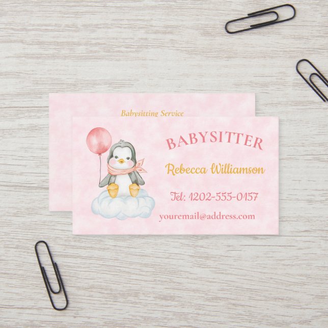 Carte De Visite Babysitter QR Code mignon Penguin rose (Devant/Arrière en situation)