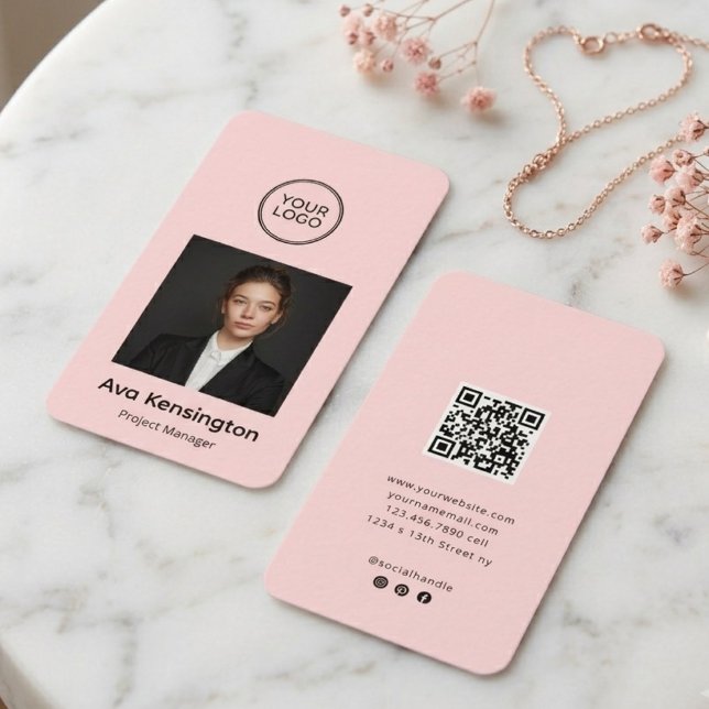 Carte De Visite Badge d'identité employé moderne avec code QR | Pe (Créateur téléchargé)
