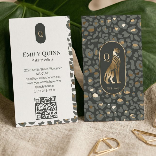 Carte De Visite Beauté Imprimé Léopard Guépard Monogramme Luxe QR (Luxury Monogram Leopard Cheetah Print Beauty QR Business Card)
