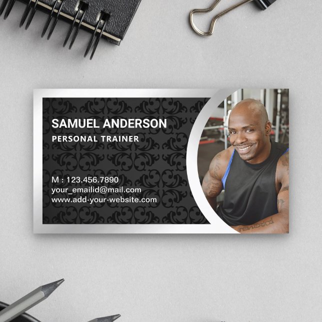 Carte De Visite Black Damask Silver Fitness Personal Trainer Photo (Créateur téléchargé)