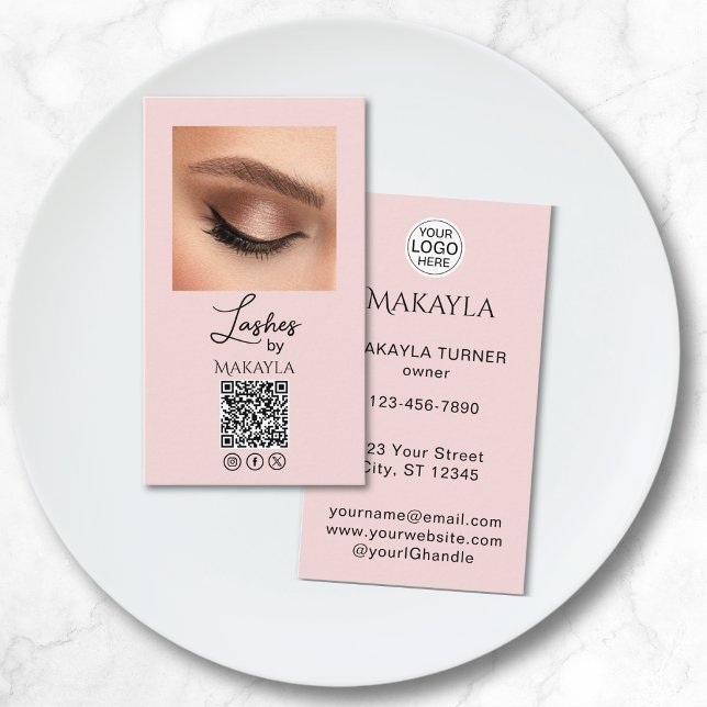 Carte De Visite Blush Pink Script Logo QR Code Photo Lashes (Créateur téléchargé)