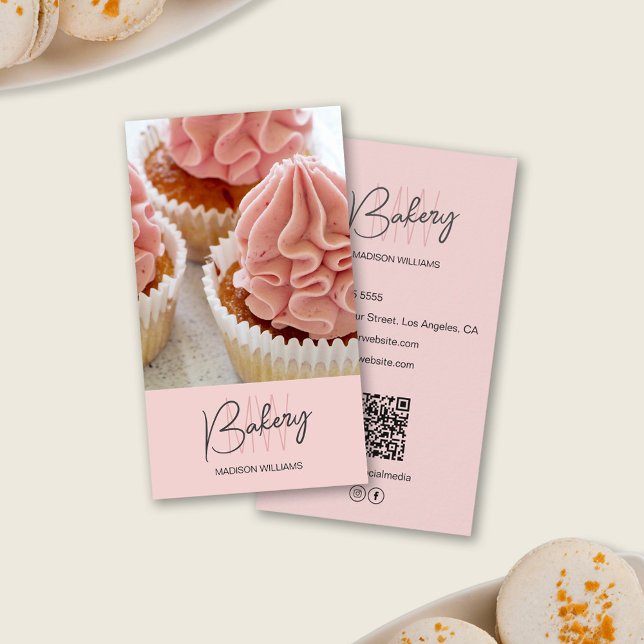 Carte De Visite Boulangerie Monogramme Logo Photo personnalisée QR (Bakery Monogram Logo Custom Photo QR Pink Business Card)