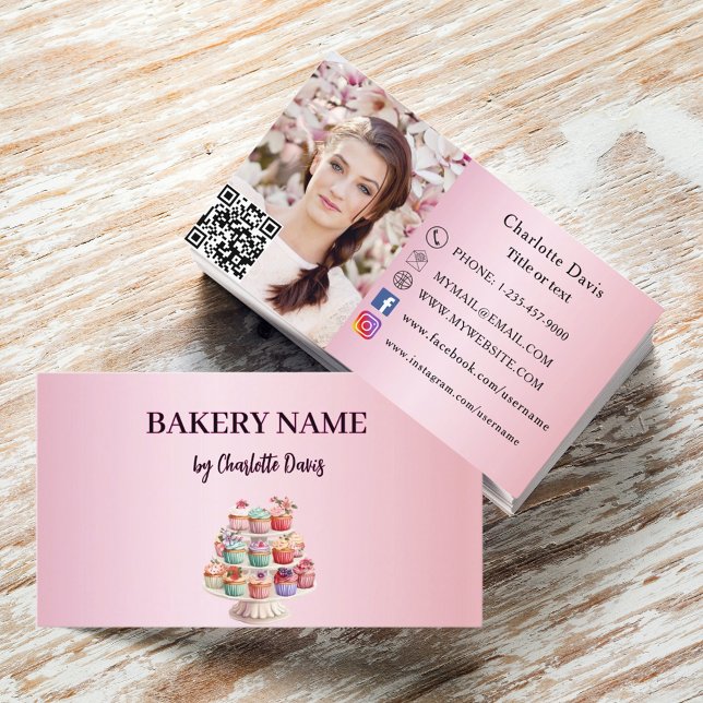 Carte De Visite Boulangerie pâtisserie rose pâtisserie cupcakes QR (Créateur téléchargé)