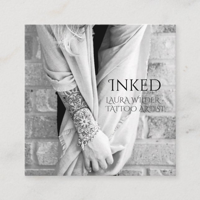Carte De Visite Carré Artiste de tatouage noir blanc photo personnalisée (Devant)