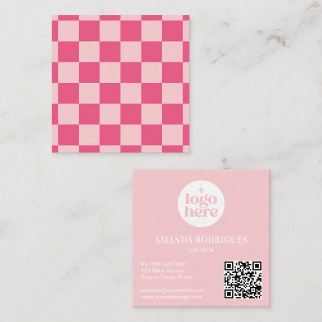 Carte De Visite Carré Code QR avec logo à carreaux rose (Devant / Derrière)