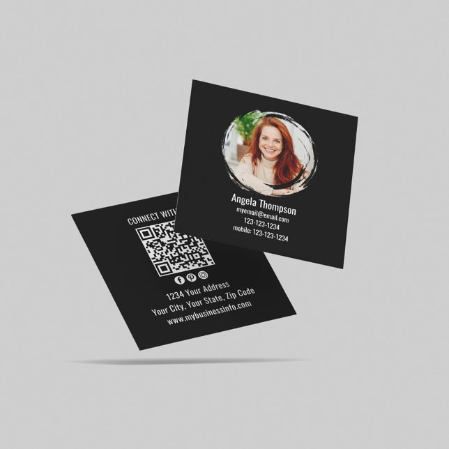 Carte De Visite Carré Code QR photo Connectez-vous avec moi  (Black and white photo business card template.)