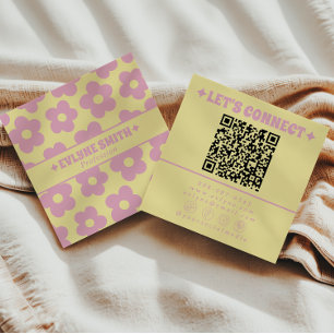 Carte De Visite Carré Code QR Rose Rétro Jaune Groovy Floral Bohème Fémi