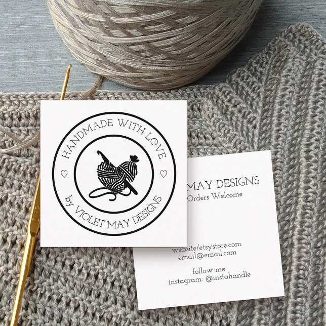 Carte De Visite Carré Crochet crochet et insigne de fil fait main avec a (Crochet business card to promote your handmade goods)