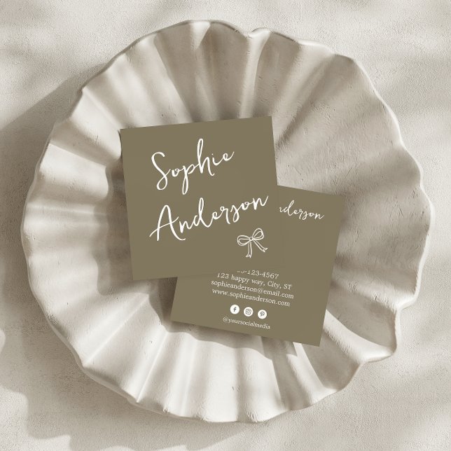 Carte De Visite Carré Elegant Earthy Olive Script Bow       (Créateur téléchargé)