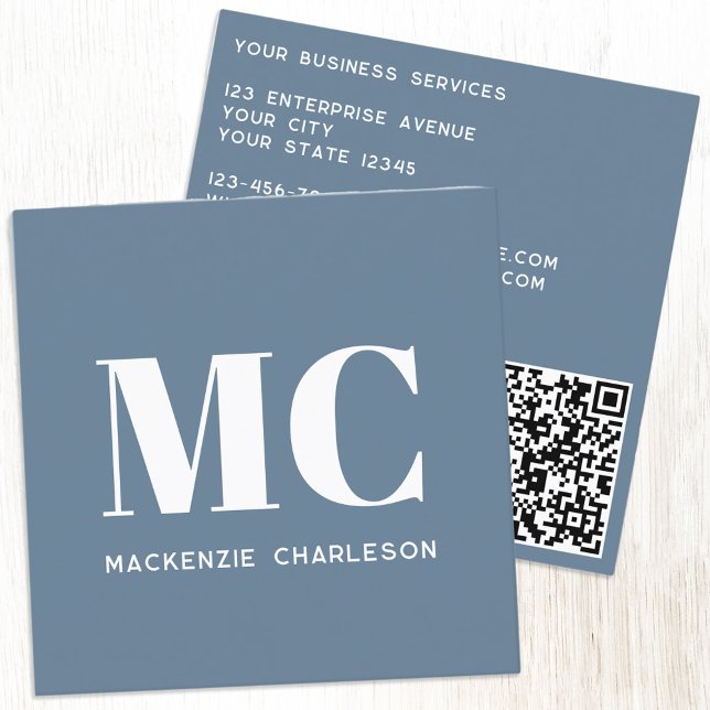 Carte De Visite Carré Initiales Monogrammes modernes QR Code Dusty Blue  (Minimalist monogram initials QR code dusty blue gray professional square business card)