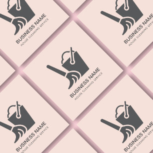 Carte De Visite Carré Logo du service de nettoyage de la maison rose pâl
