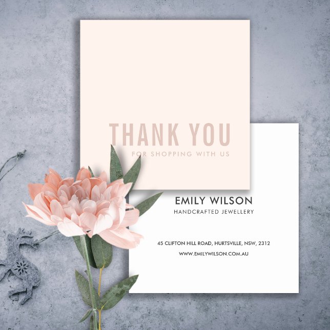 CARTE DE VISITE CARRÉ LOGO EN MERCI BLANC ROSE MINIMAL SIMPLE (Créateur téléchargé)