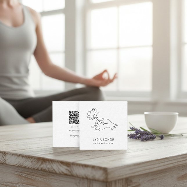 Carte De Visite Carré Minimalist Lotus Hand Meditation Instructor QR (Créateur téléchargé)