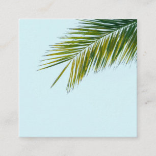 Carte De Visite Carré Palmier Vert Tropical sur Fond Bleu Clair