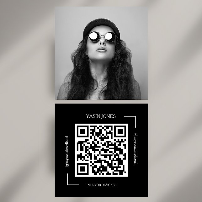Carte De Visite Carré Photo sociale QR Code noir et blanc gras (Bold Black and White QR Code Social Photo Square Business Card)