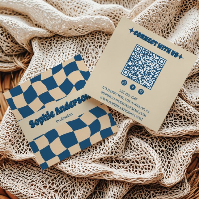 Carte De Visite Carré Rétro Damier Ondulé Beige et Bleu avec Code QR (Créateur téléchargé)