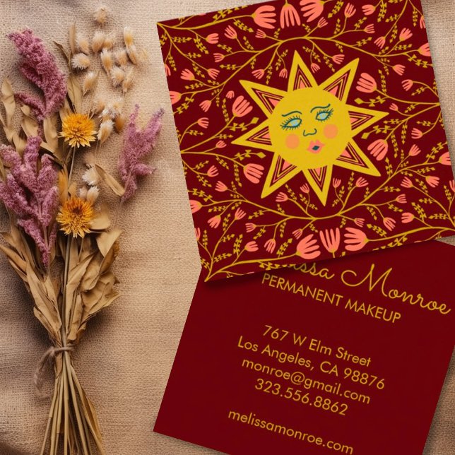 Carte De Visite Carré Vins soleil et fleurs Élégant Boho Bourgogne (Boho sunshine and flowering vines illustrated custom business card with red background)