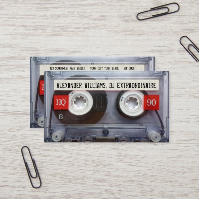 Carte De Visite Cassette DJ Extraordinaire avec QR Code (Devant/Arrière en situation)